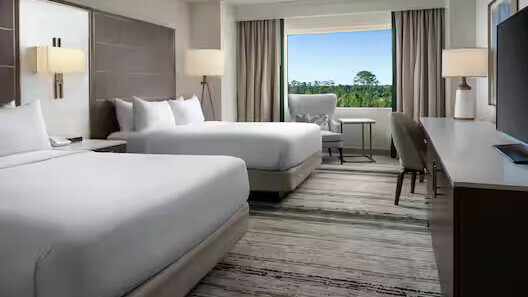 2 Queen Mobility Accessible W/ Bathtub